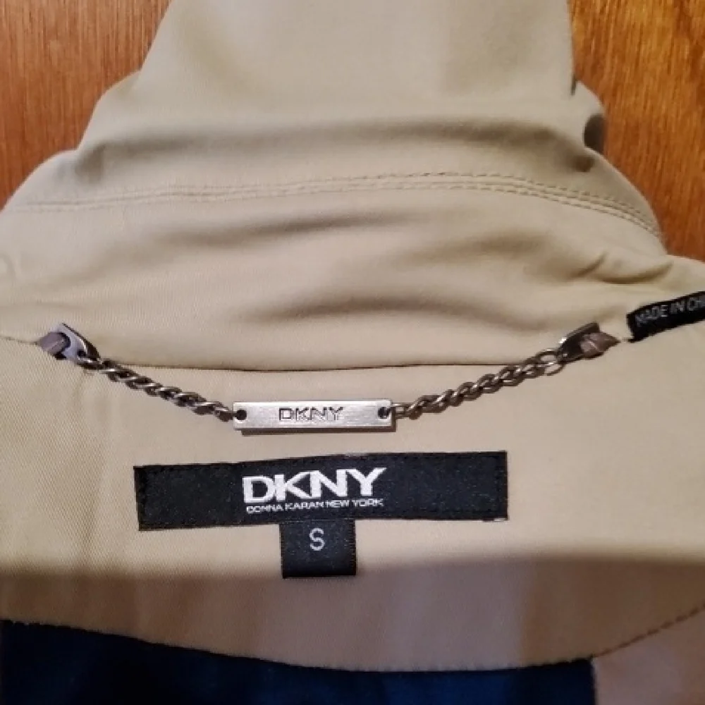 DKNY Beige Double-Breasted Trench Coat - Picture 2 of 8